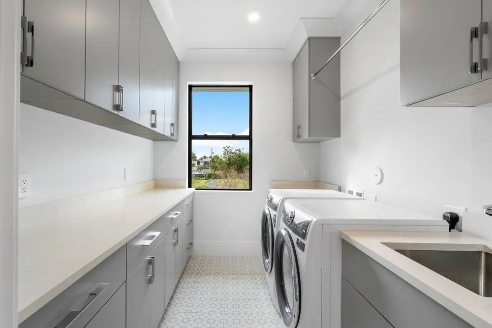 735 SE 4TH AVENUE Delray Beach, FL 33483
