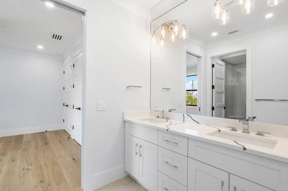 735 SE 4TH AVENUE Delray Beach, FL 33483