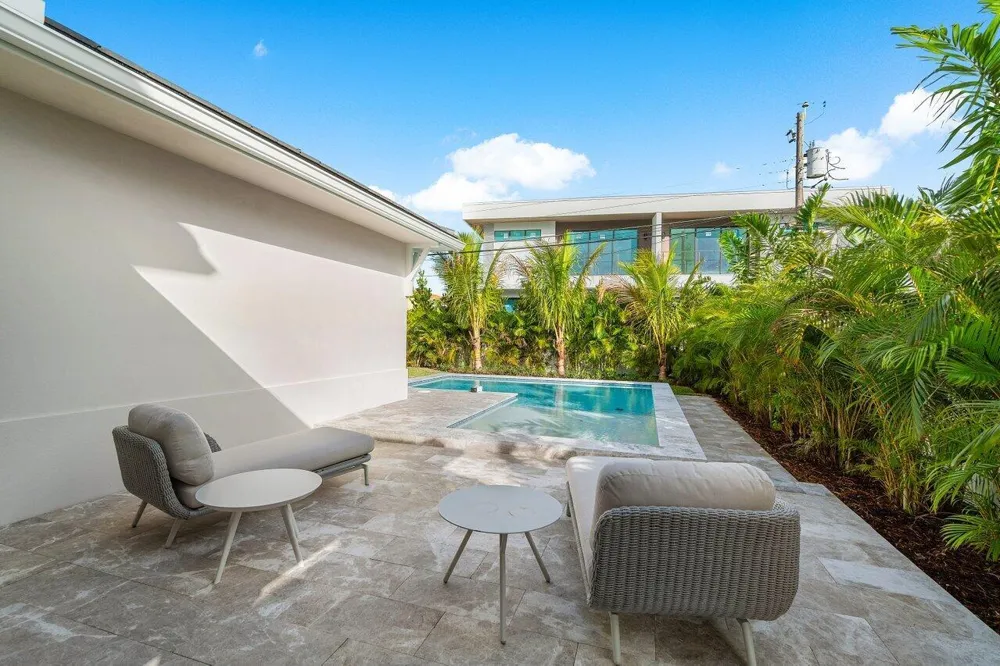 735 SE 4TH AVENUE Delray Beach, FL 33483