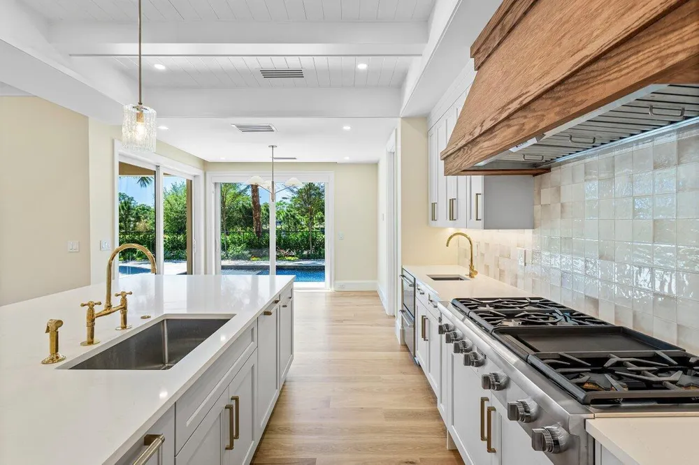 735 SE 4TH AVENUE Delray Beach, FL 33483
