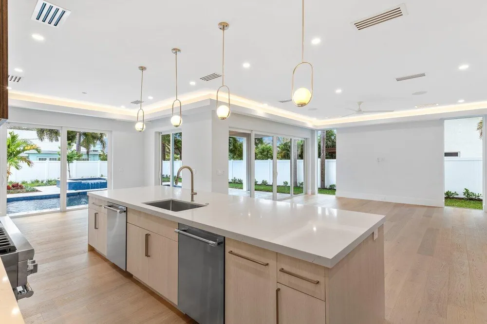 735 SE 4TH AVENUE Delray Beach, FL 33483