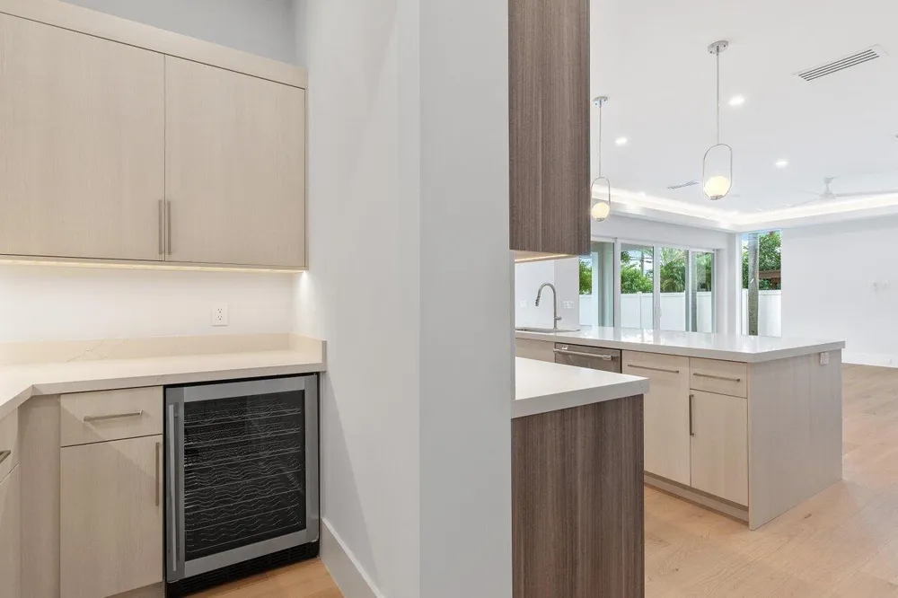 735 SE 4TH AVENUE Delray Beach, FL 33483