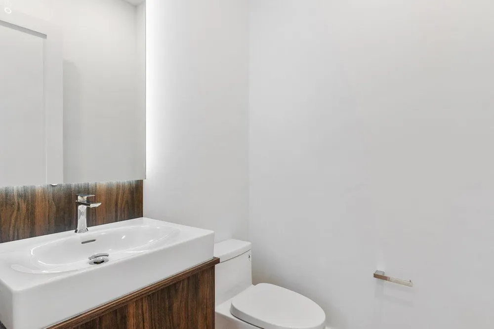 735 SE 4TH AVENUE Delray Beach, FL 33483