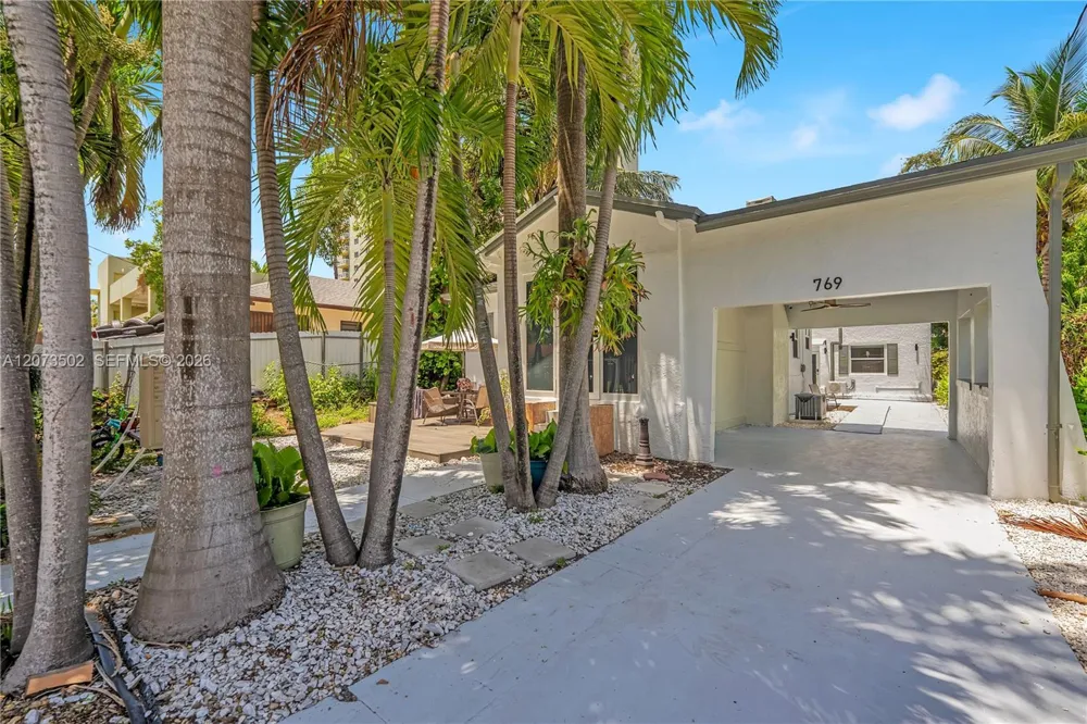 769 NW 10th St #1 Miami, FL 33136