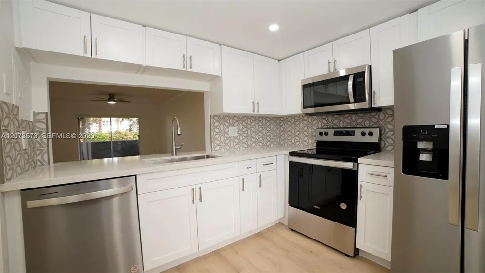 4291 NW 9th Ave #101 Deerfield Beach, FL 33064