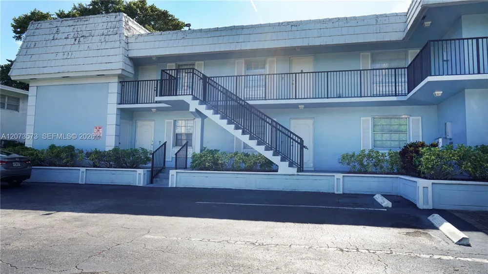 4291 NW 9th Ave #101 Deerfield Beach, FL 33064