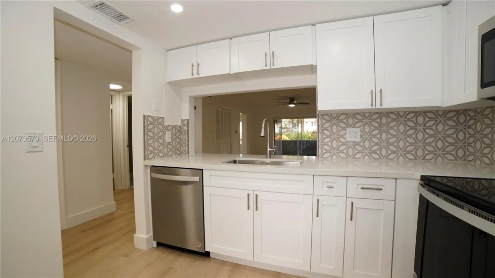 4291 NW 9th Ave #101 Deerfield Beach, FL 33064