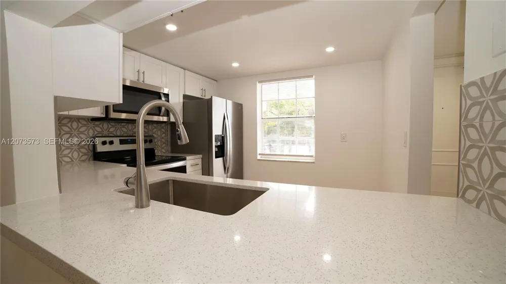 4291 NW 9th Ave #101 Deerfield Beach, FL 33064