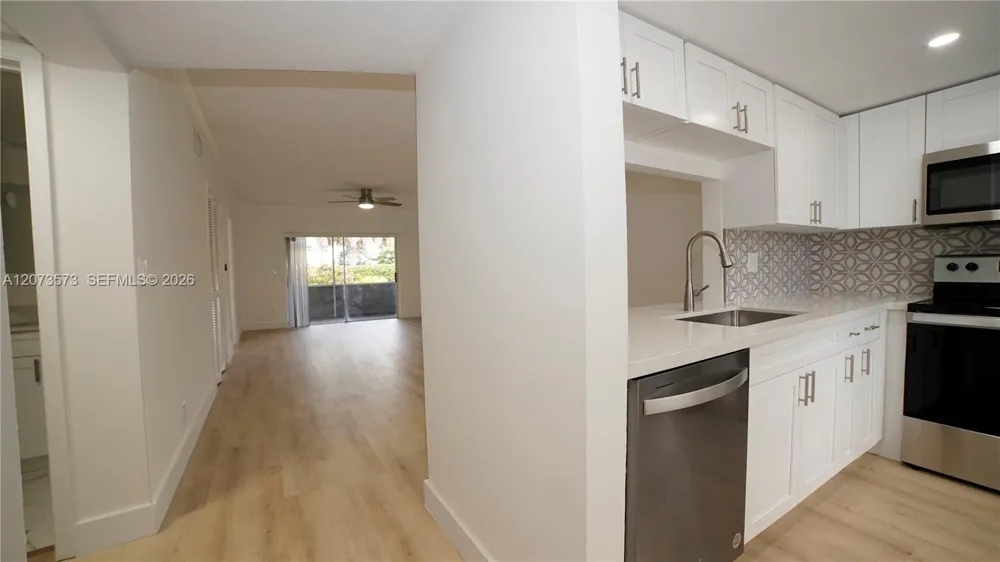 4291 NW 9th Ave #101 Deerfield Beach, FL 33064
