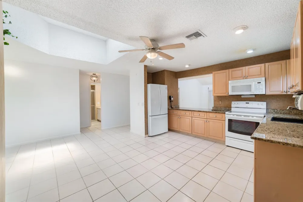 302 Deer Creek Wildwood Lane E Deerfield Beach, FL 33442