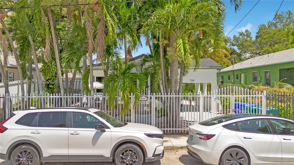 769 NW 10th St #4 Miami, FL 33136