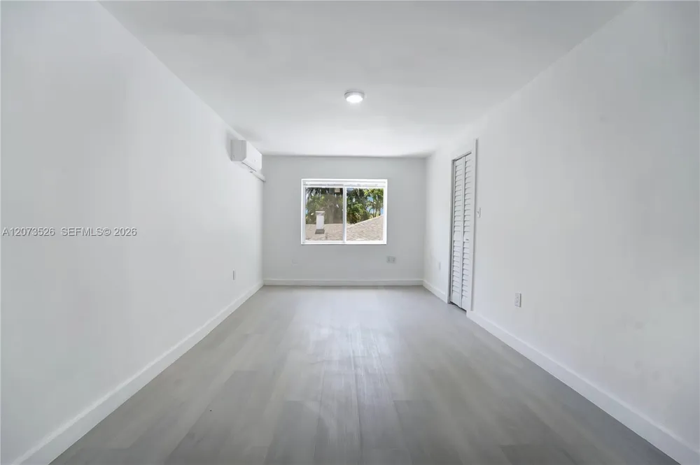 769 NW 10th St #4 Miami, FL 33136