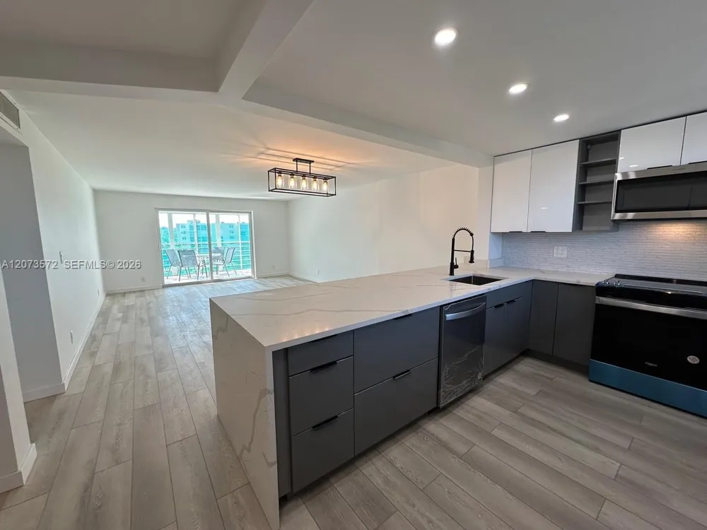 441 SE 3rd St #501 Dania Beach, FL 33004