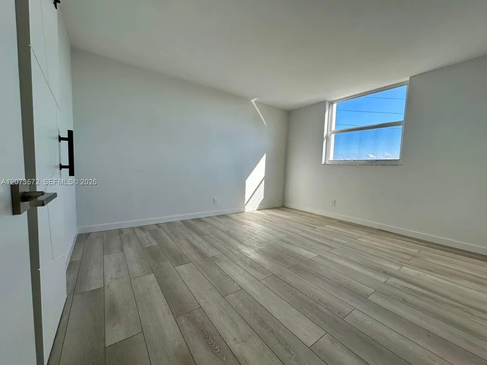 441 SE 3rd St #501 Dania Beach, FL 33004