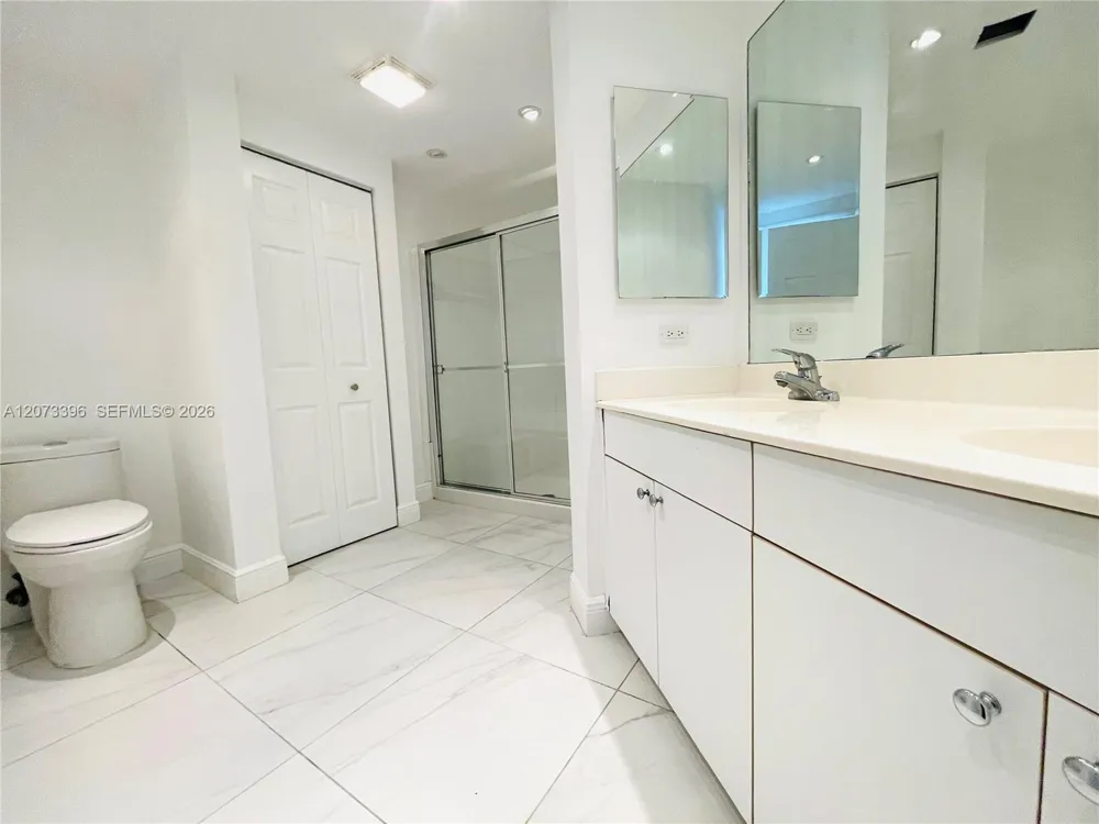 17150 Bay Rd #2902 Sunny Isles Beach, FL 33160