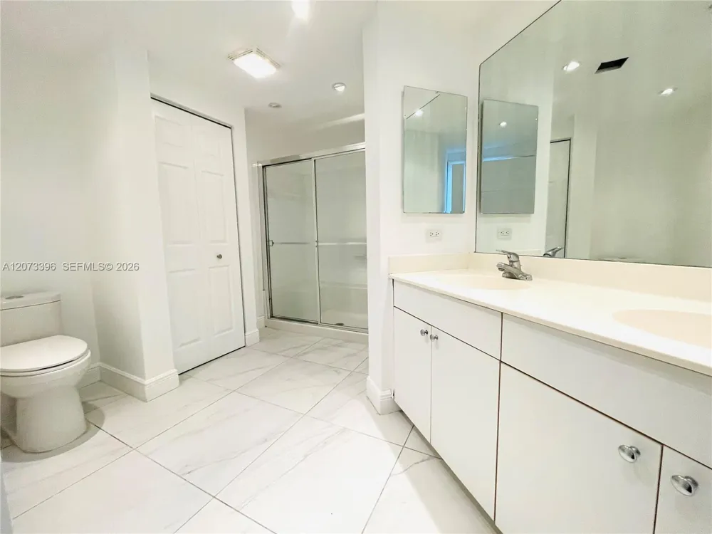 17150 Bay Rd #2902 Sunny Isles Beach, FL 33160