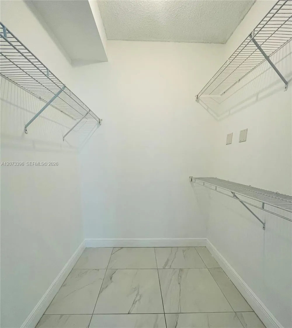 17150 Bay Rd #2902 Sunny Isles Beach, FL 33160