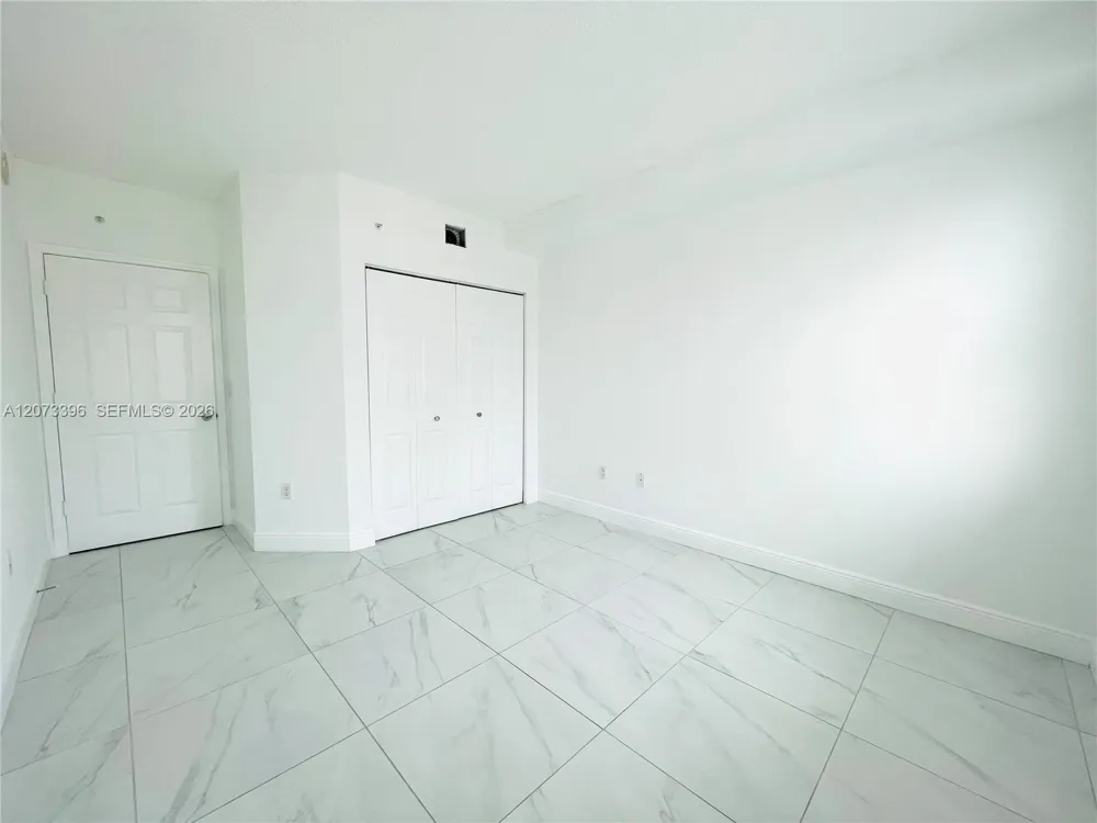 17150 Bay Rd #2902 Sunny Isles Beach, FL 33160
