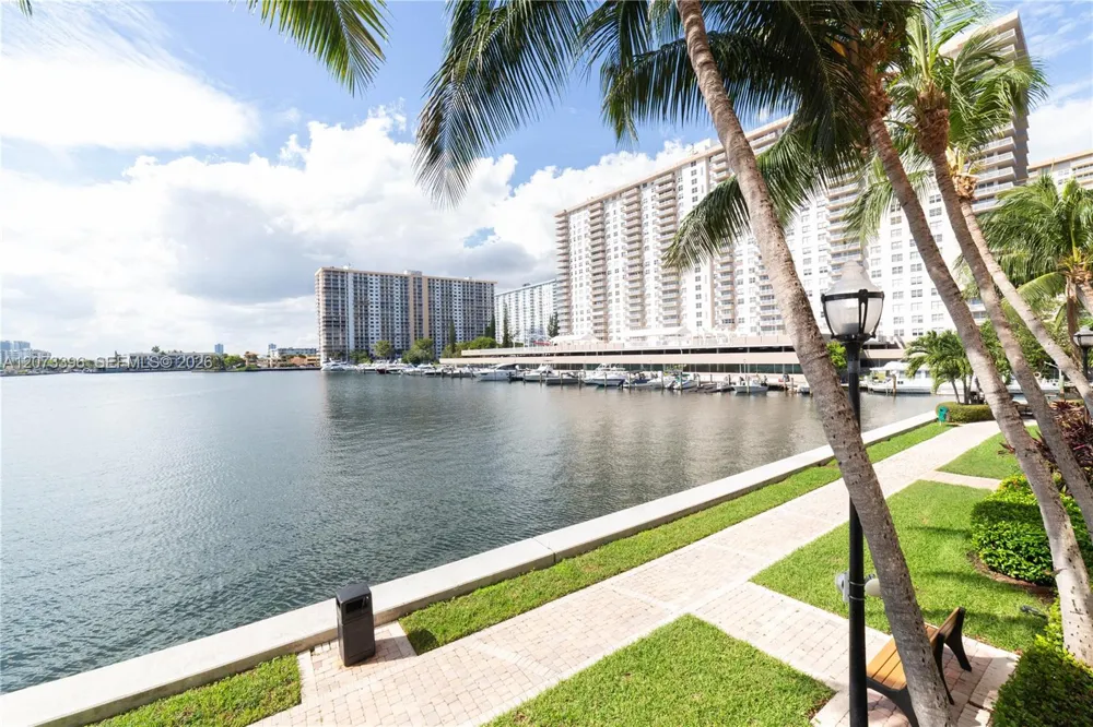17150 Bay Rd #2902 Sunny Isles Beach, FL 33160