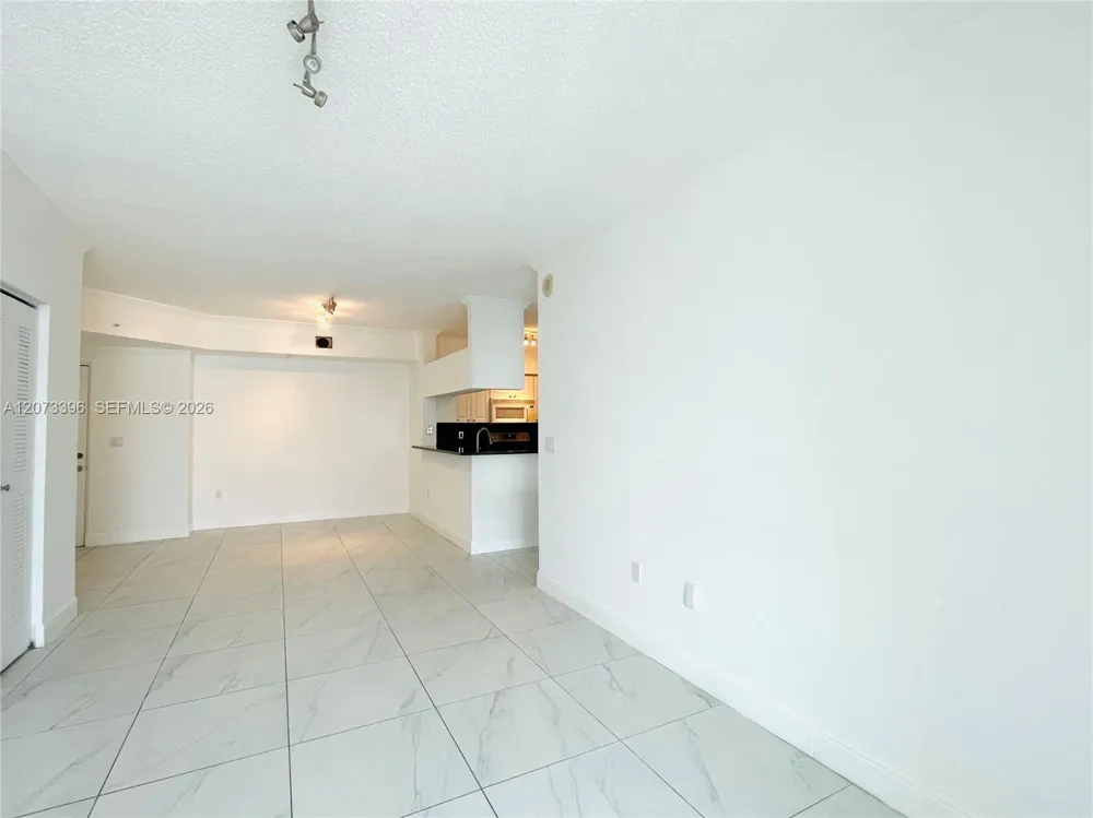 17150 Bay Rd #2902 Sunny Isles Beach, FL 33160