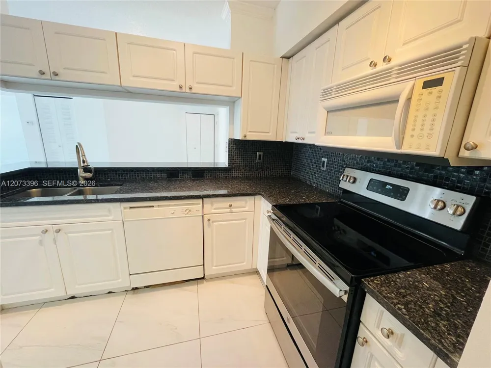 17150 Bay Rd #2902 Sunny Isles Beach, FL 33160