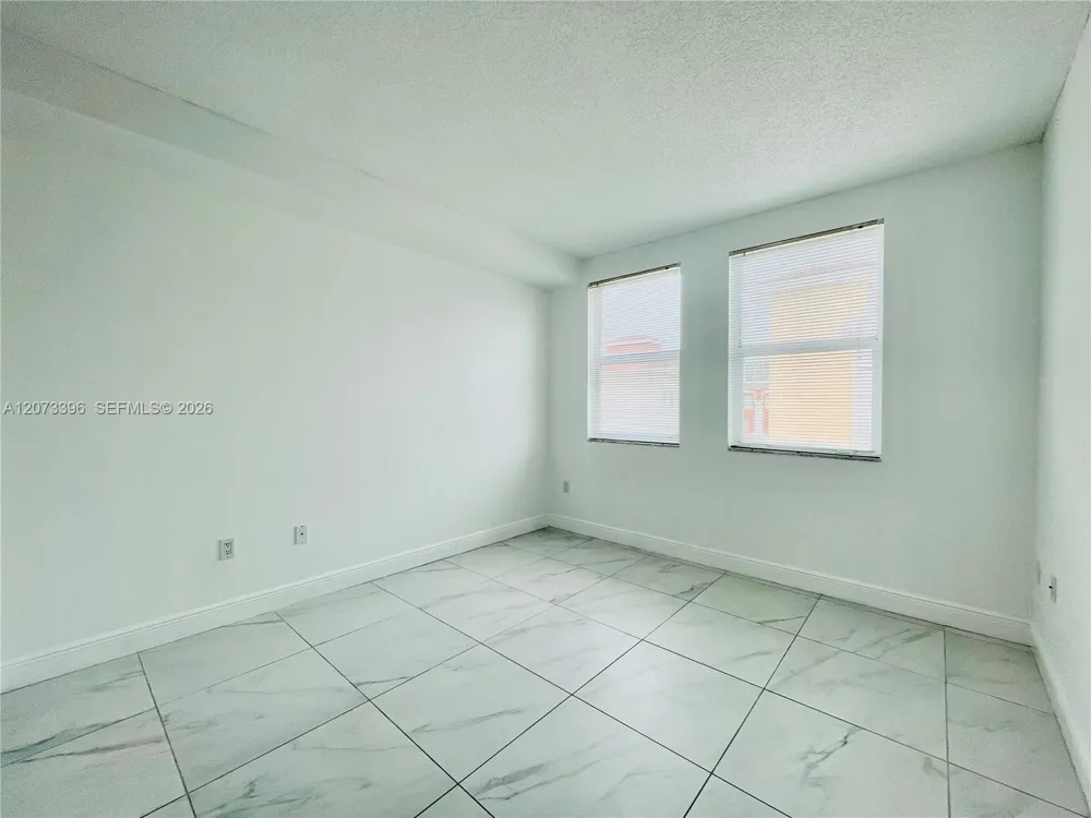 17150 Bay Rd #2902 Sunny Isles Beach, FL 33160