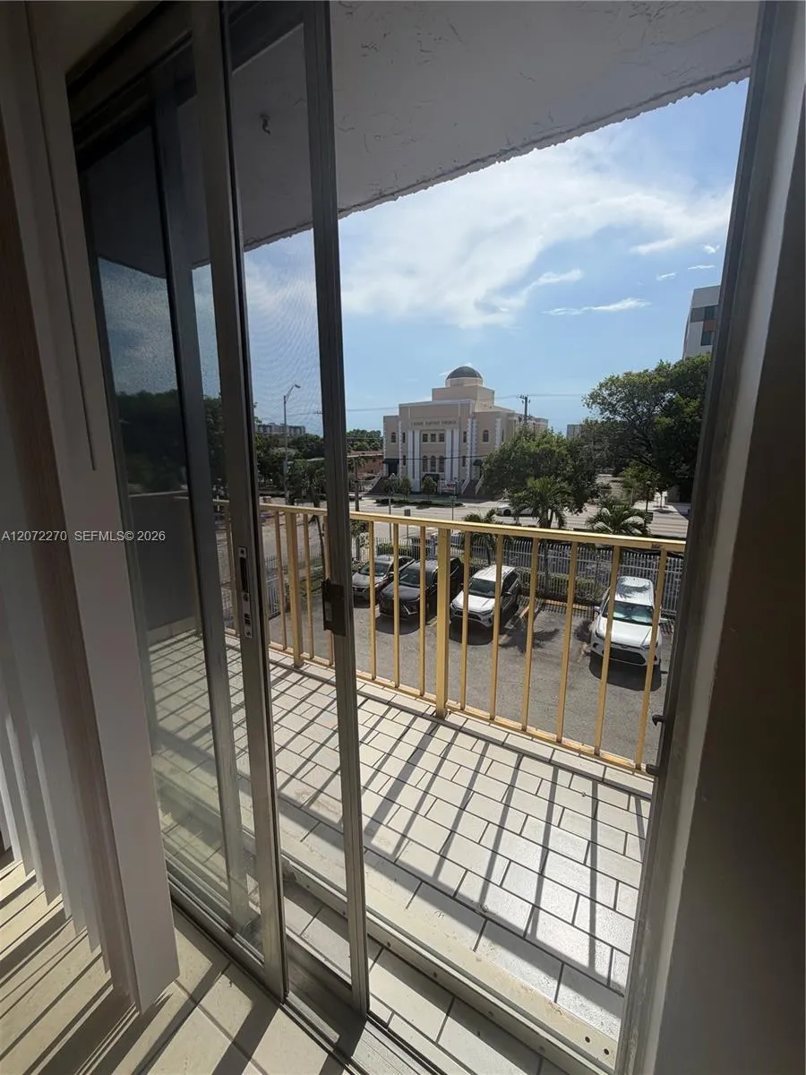 1661 SW 3rd St #19 Miami, FL 33135
