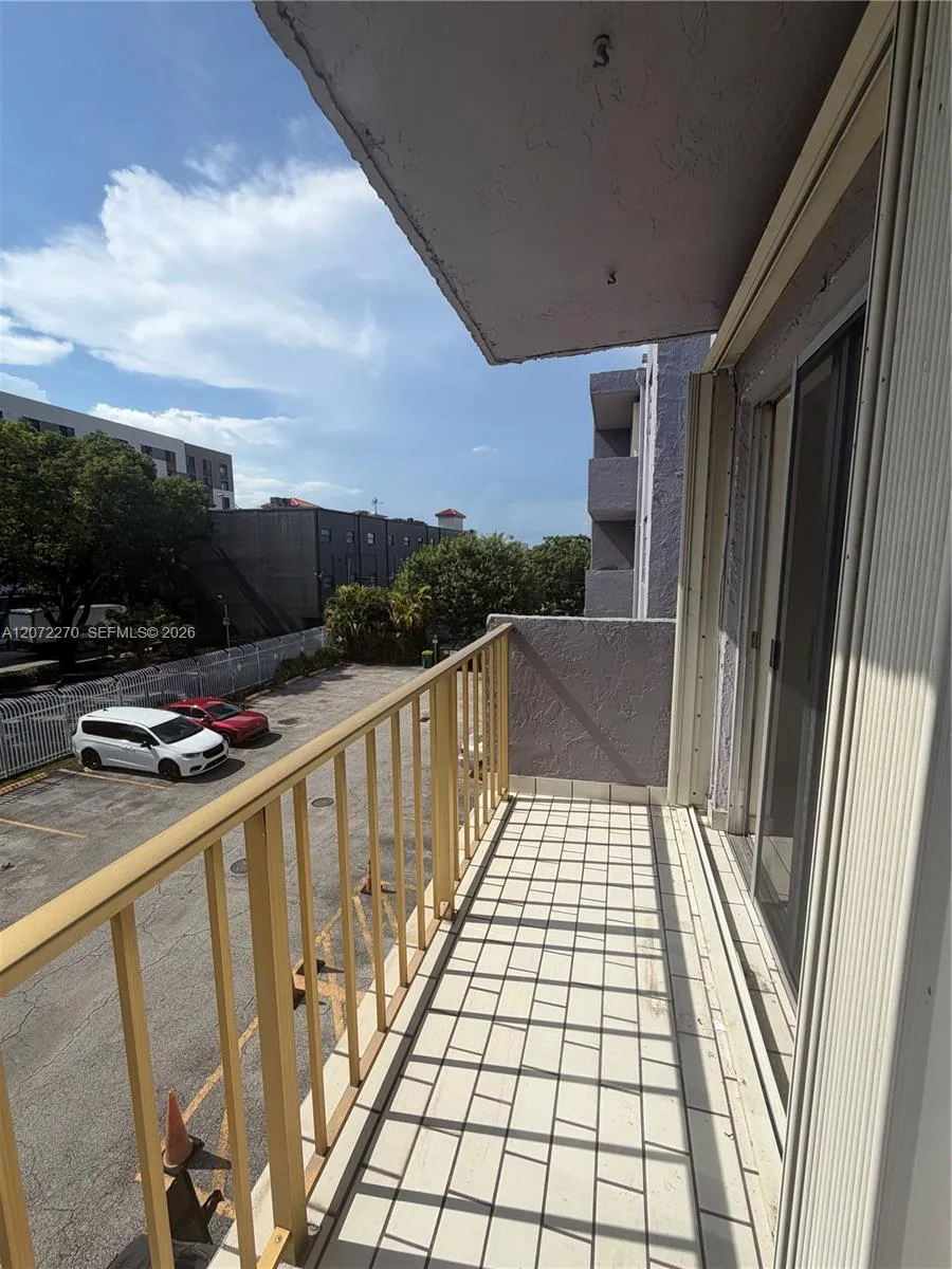 1661 SW 3rd St #19 Miami, FL 33135