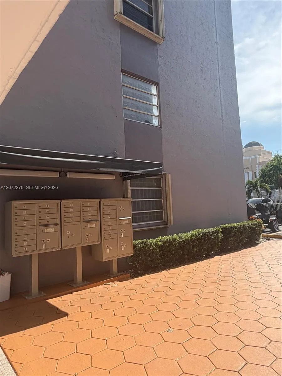 1661 SW 3rd St #19 Miami, FL 33135