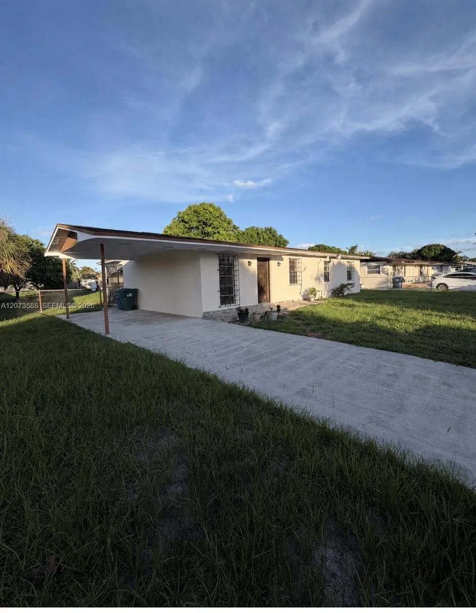 19211 NW 52nd Ave Miami Gardens, FL 33055