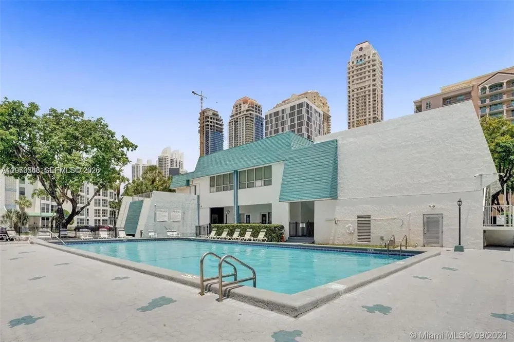 17560 Atlantic Blvd #405 Sunny Isles Beach, FL 33160