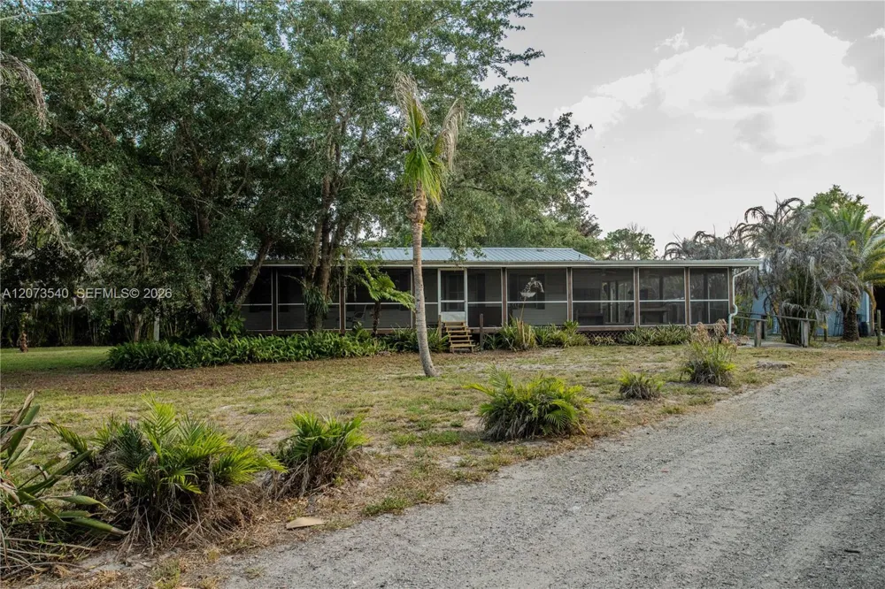 3880 Packinghouse Rd Other City - In The State Of Florida, FL 33920