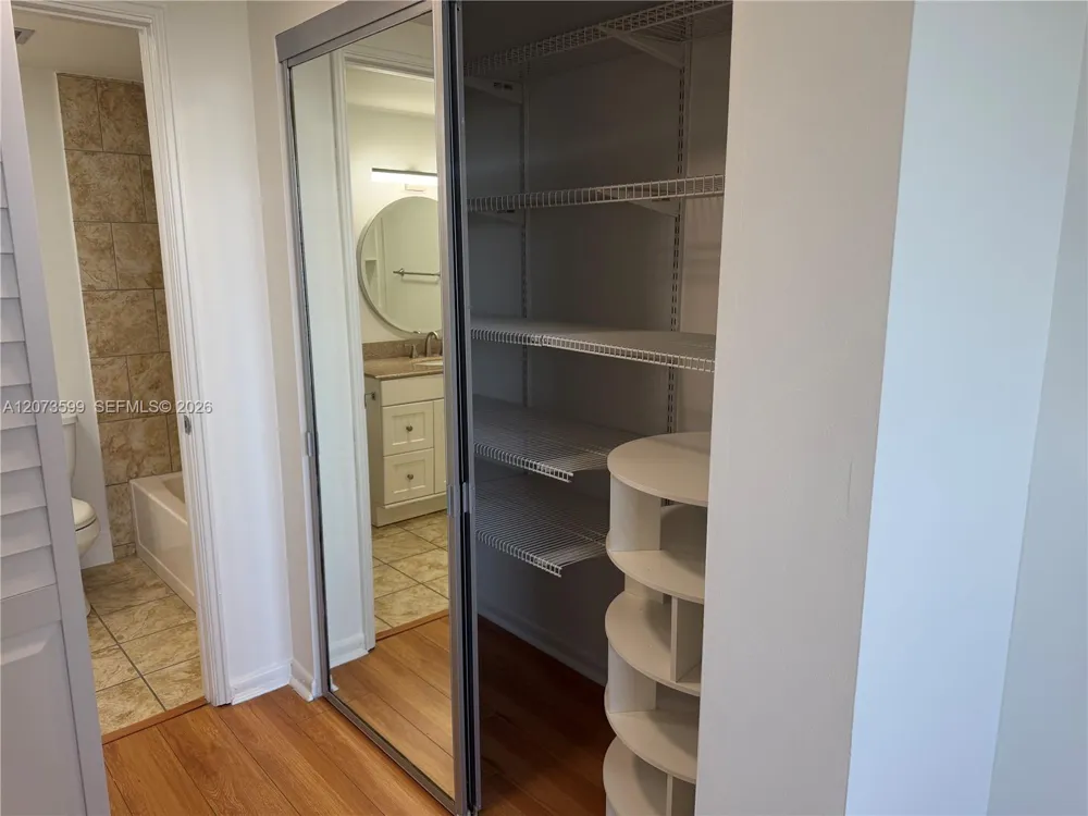4200 Hillcrest Dr #809 Hollywood, FL 33021