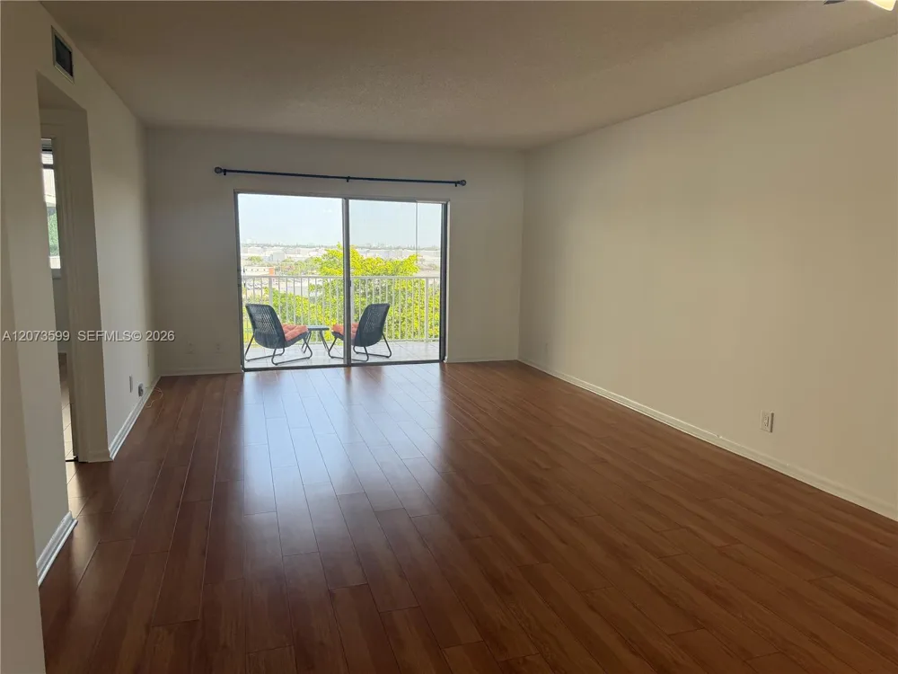 4200 Hillcrest Dr #809 Hollywood, FL 33021