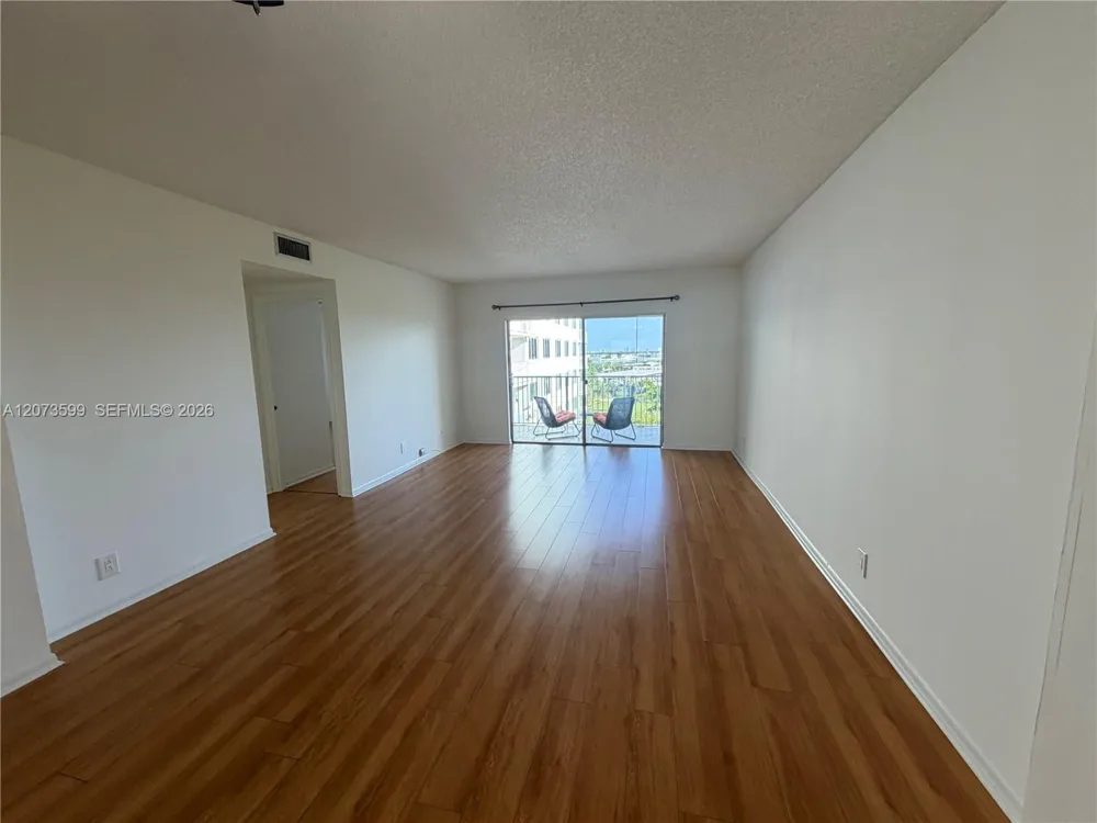 4200 Hillcrest Dr #809 Hollywood, FL 33021
