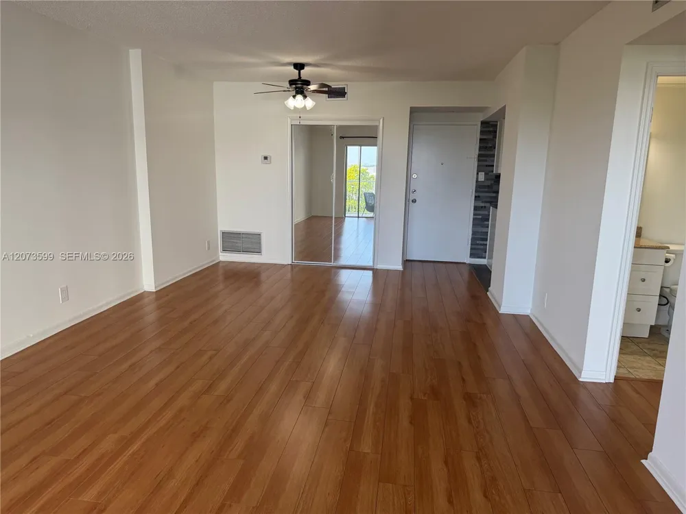 4200 Hillcrest Dr #809 Hollywood, FL 33021
