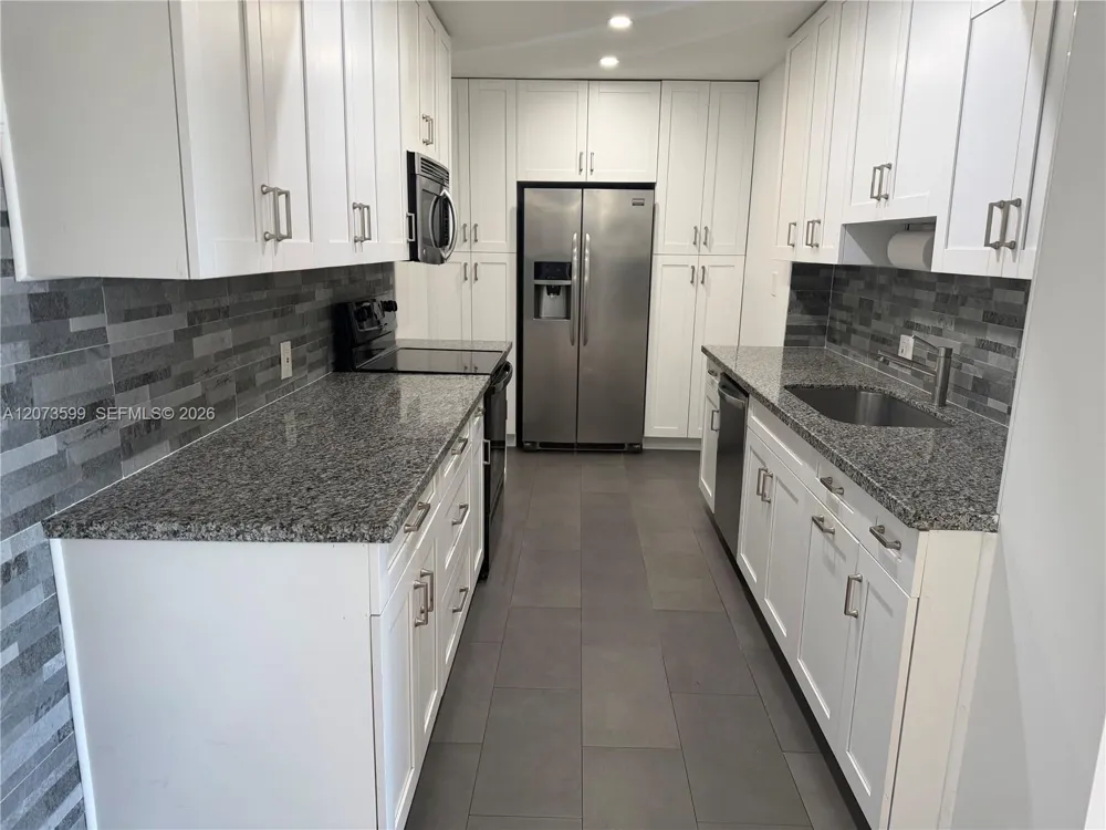 4200 Hillcrest Dr #809 Hollywood, FL 33021