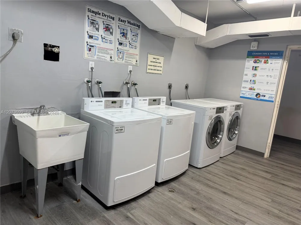 4200 Hillcrest Dr #809 Hollywood, FL 33021
