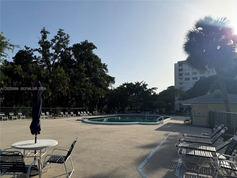 4200 Hillcrest Dr #809 Hollywood, FL 33021