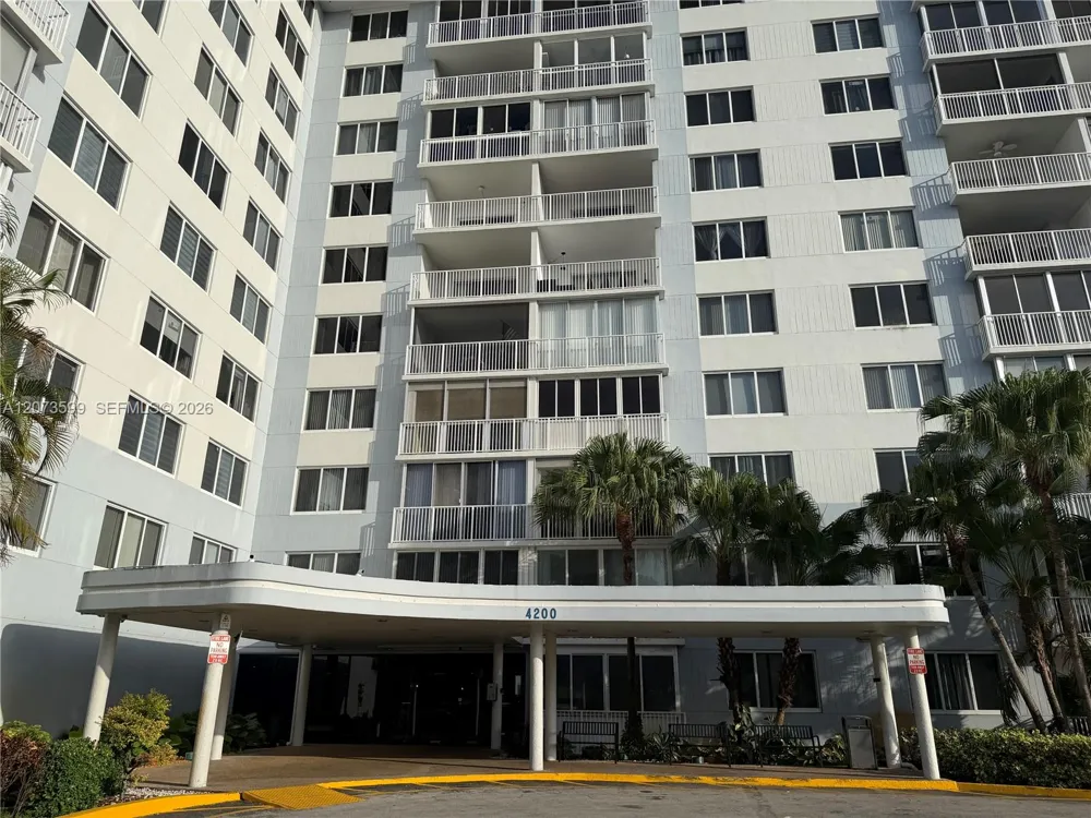 4200 Hillcrest Dr #809 Hollywood, FL 33021