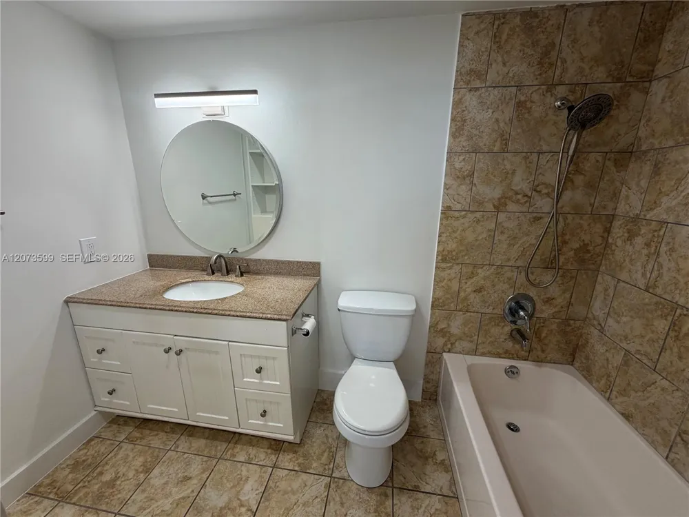 4200 Hillcrest Dr #809 Hollywood, FL 33021