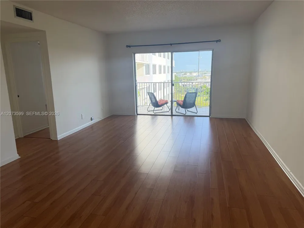 4200 Hillcrest Dr #809 Hollywood, FL 33021