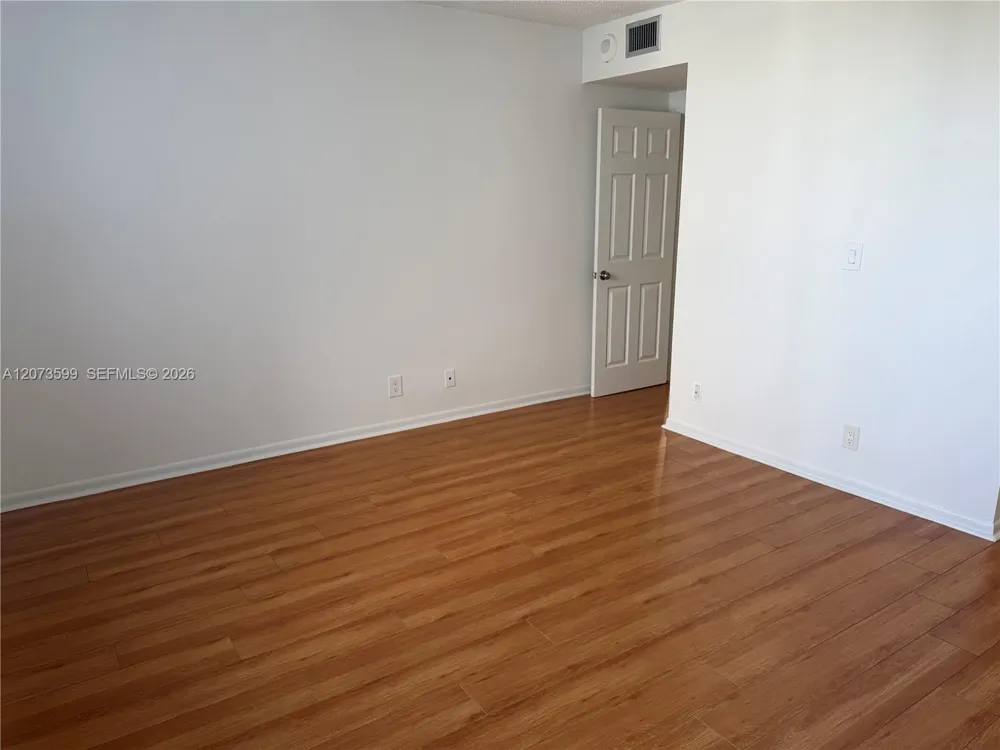 4200 Hillcrest Dr #809 Hollywood, FL 33021