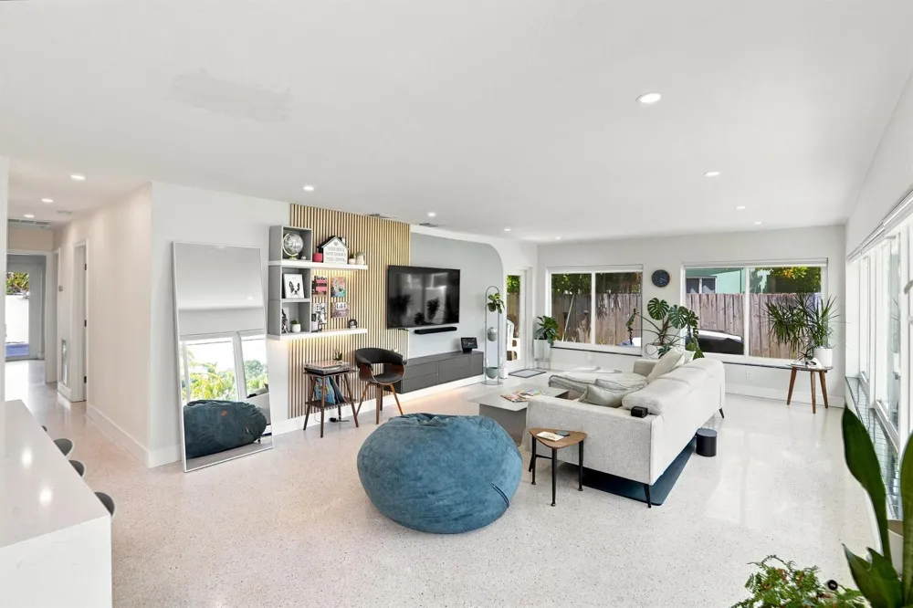 35 NE 29th Street Wilton Manors, FL 33334