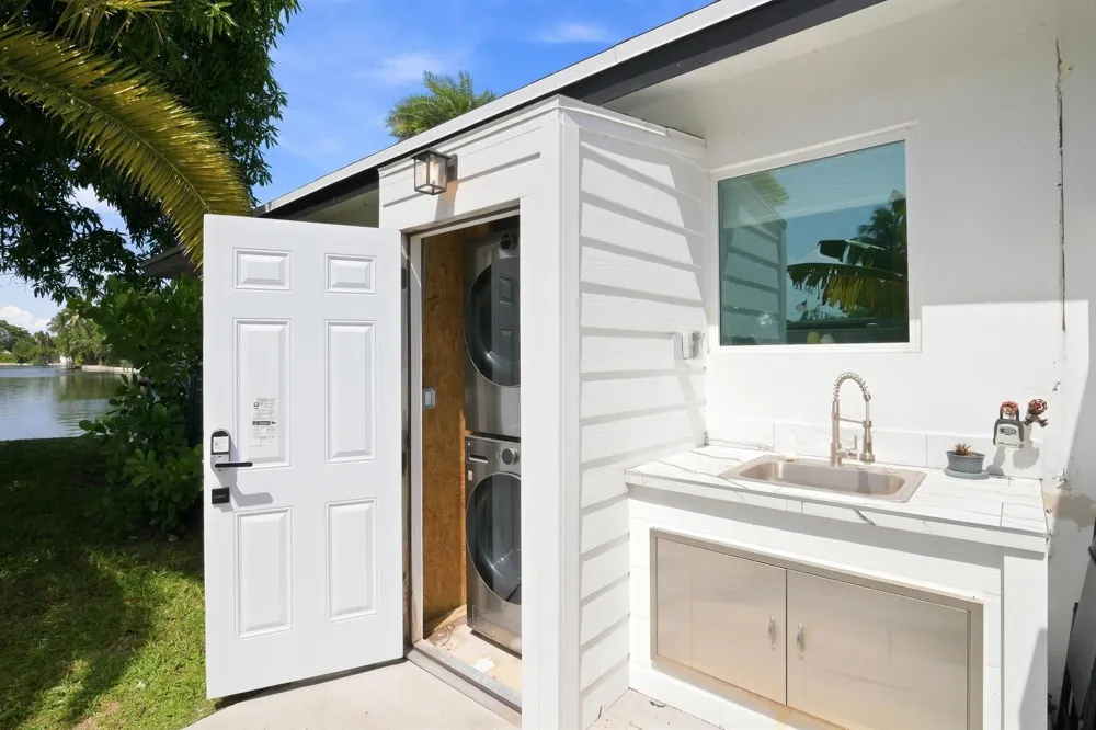 35 NE 29th Street Wilton Manors, FL 33334