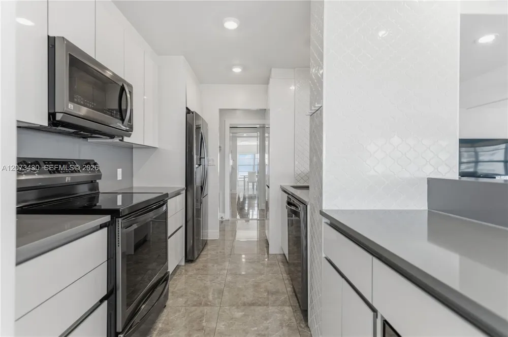 340 Sunset Dr #1210 Fort Lauderdale, FL 33301