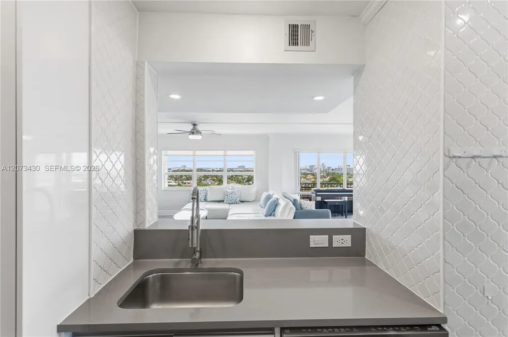 340 Sunset Dr #1210 Fort Lauderdale, FL 33301
