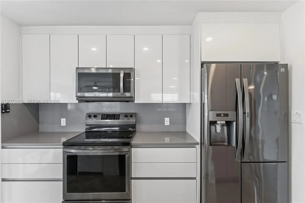 340 Sunset Dr #1210 Fort Lauderdale, FL 33301