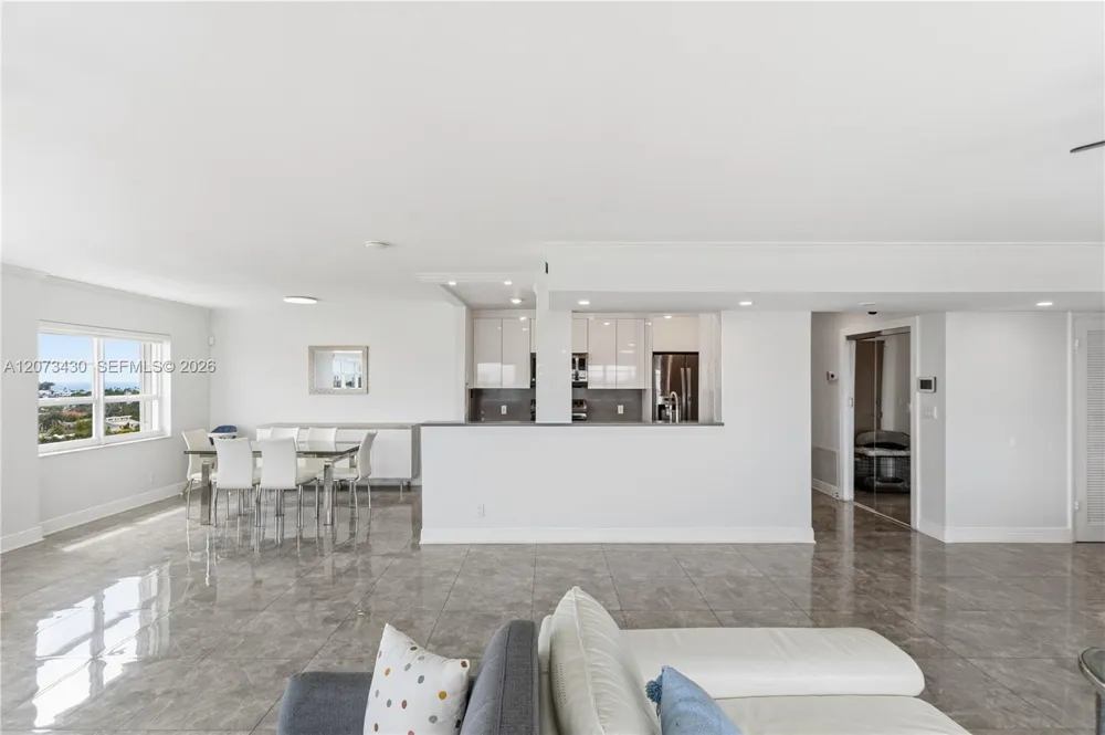 340 Sunset Dr #1210 Fort Lauderdale, FL 33301