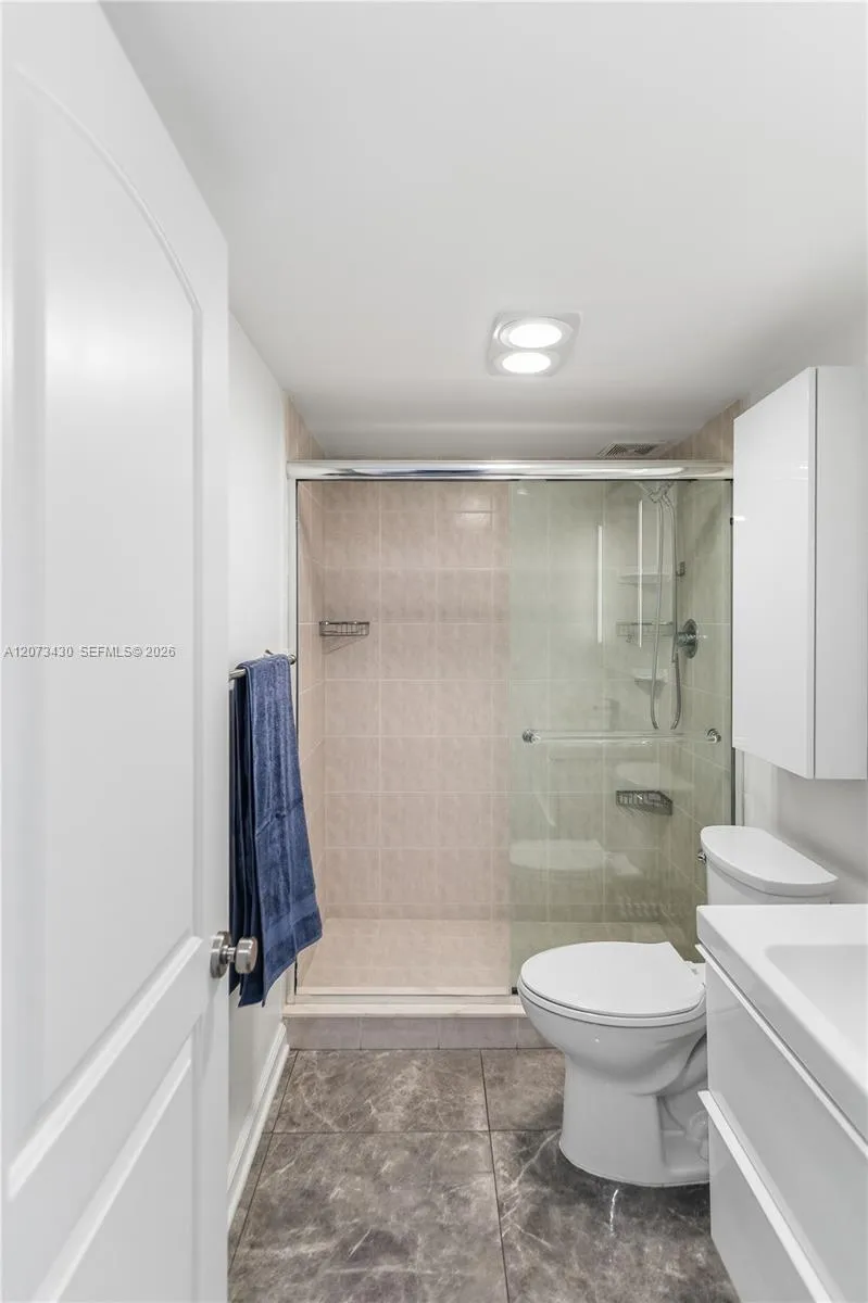 340 Sunset Dr #1210 Fort Lauderdale, FL 33301
